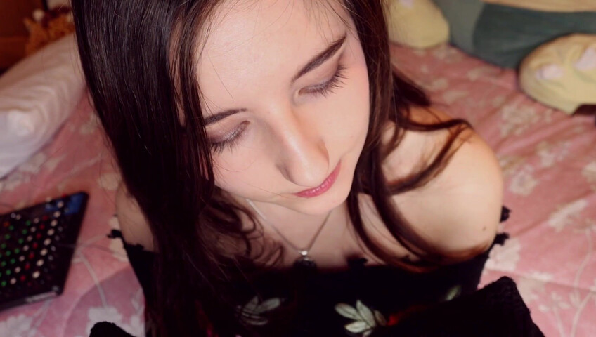 AftynRose ASMR - Scratching! Sweater, chest, booty, feet, legs, etc