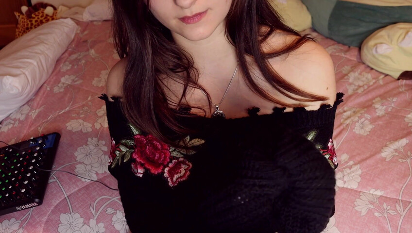 AftynRose ASMR - Scratching! Sweater, chest, booty, feet, legs, etc