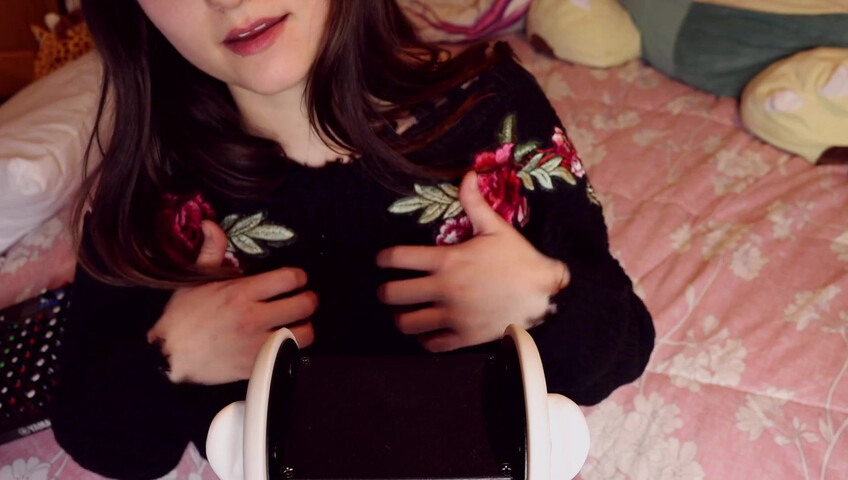AftynRose ASMR - Scratching! Sweater, chest, booty, feet, legs, etc