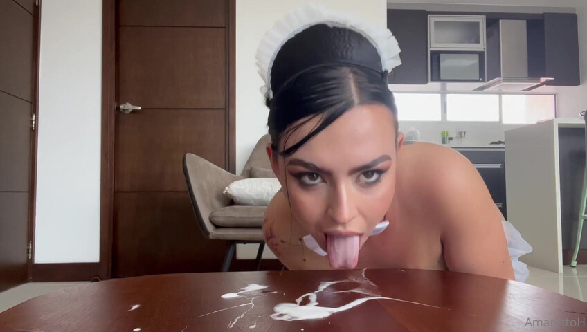 Amarettoh - Slutty Maid