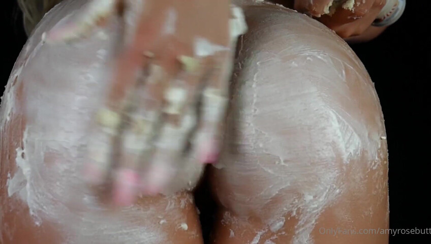 Amy Rose Butt - 29 August 2021 - Cake Play