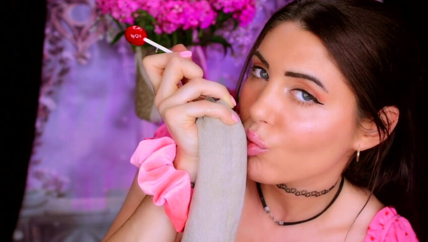 Angelique ASMR - Can I play with your Snake please