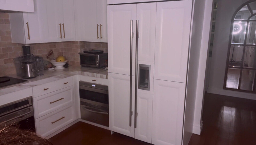 Anne ASMR - Flirty Neighbor hair cutting Kissing