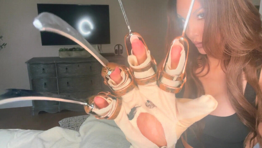 Anne ASMR - Legging scratching and Storytime