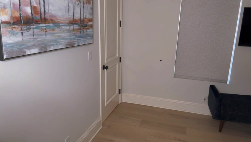 Anne ASMR - Lingerie and booty scrunch leggings