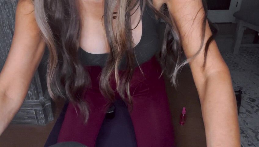 Anne ASMR - Personal trainer gives you post workout massage