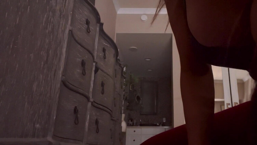 Anne ASMR - Personal trainer gives you post workout massage