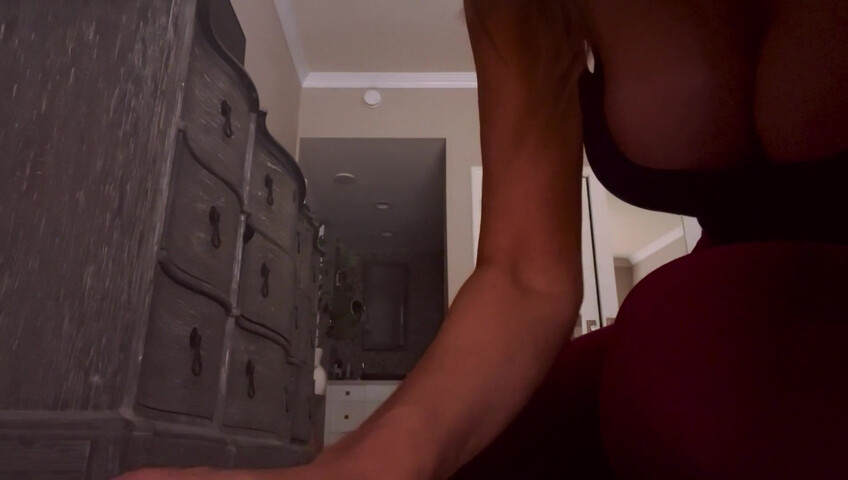 Anne ASMR - Personal trainer gives you post workout massage