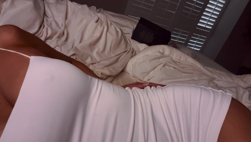 Anne ASMR - Sneaking into your girlfriends bedroom