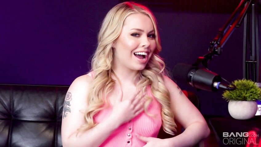 Haley Spades Gets Penetrated On A Podcast - Blowjob, Sex, American, Sex Tape, Sex Machine, Vagina Sex Machine, Podcast, Facial