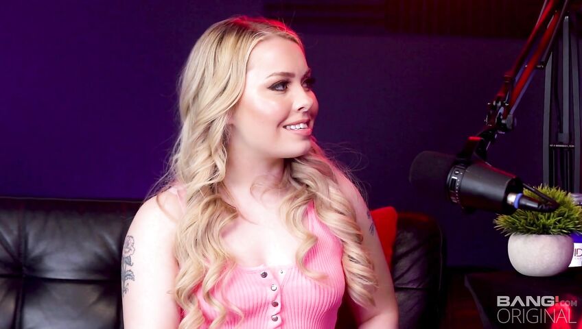 Haley Spades Gets Penetrated On A Podcast - Blowjob, Sex, American, Sex Tape, Sex Machine, Vagina Sex Machine, Podcast, Facial