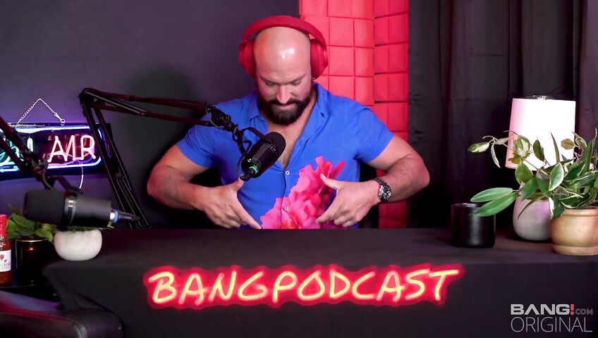 Haley Spades Gets Penetrated On A Podcast - Blowjob, Sex, American, Sex Tape, Sex Machine, Vagina Sex Machine, Podcast, Facial