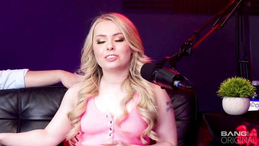 Haley Spades Gets Penetrated On A Podcast - Blowjob, Sex, American, Sex Tape, Sex Machine, Vagina Sex Machine, Podcast, Facial