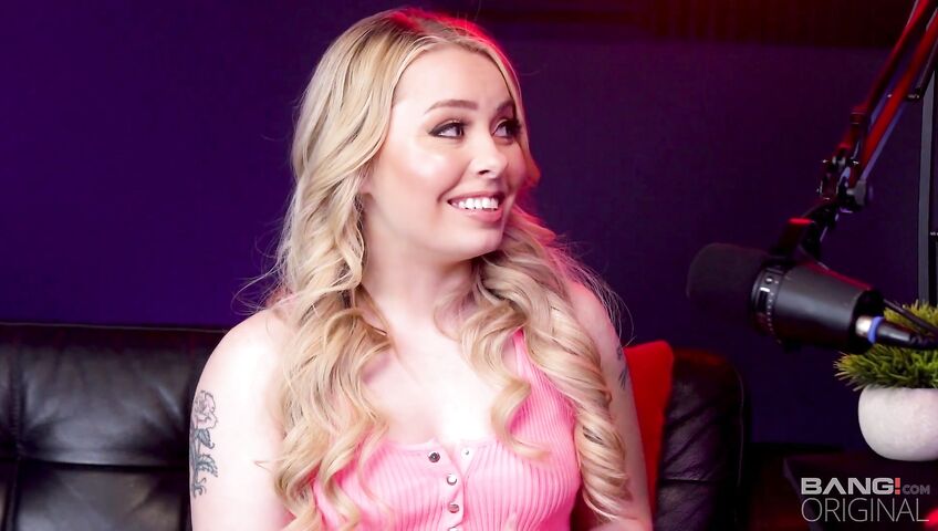 Haley Spades Gets Penetrated On A Podcast - Blowjob, Sex, American, Sex Tape, Sex Machine, Vagina Sex Machine, Podcast, Facial