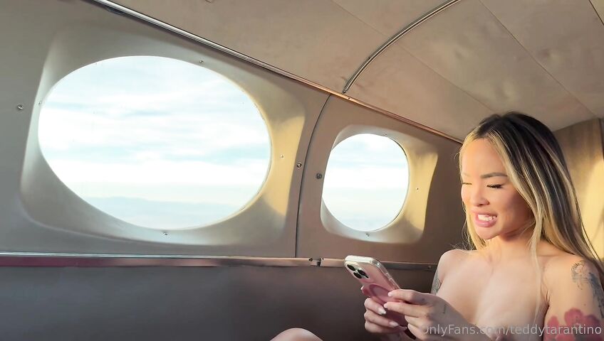 Kali Roses & Linda Lan's Private Plane Threesome - Sex, Threesome, Blowjob, Lesbian, Big Ass, Big Boobs, Big Tits, Tattoos, Blonde PAWG, MFF, FFM Threesome, Dick Riding, Dick Sharing, Airplane, Mile High Club