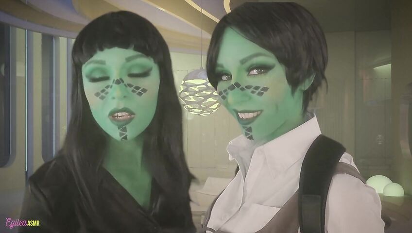 Egilea ASMR - Seductive aliens kiss you and each other