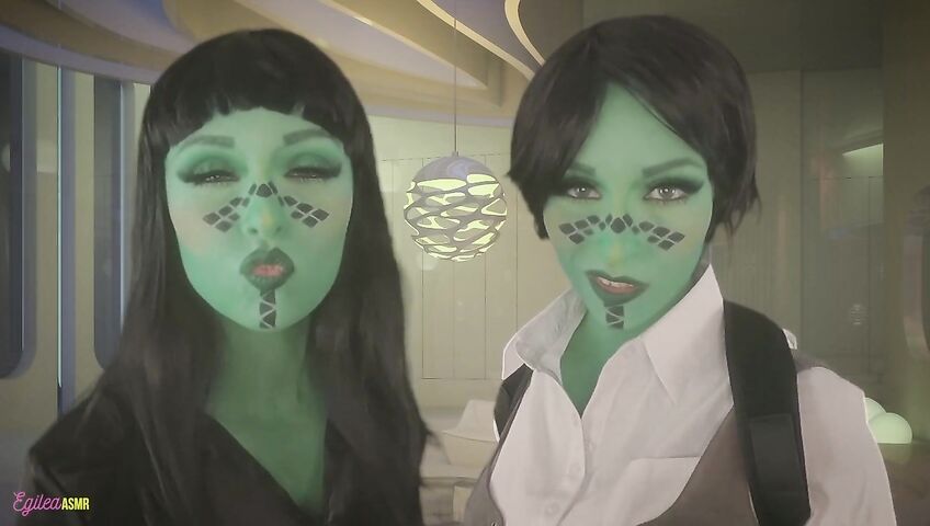 Egilea ASMR - Seductive aliens kiss you and each other