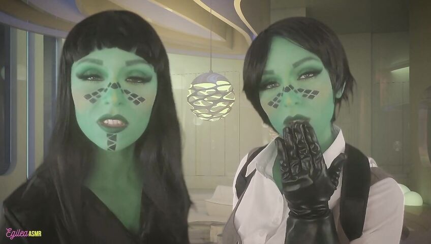 Egilea ASMR - Seductive aliens kiss you and each other