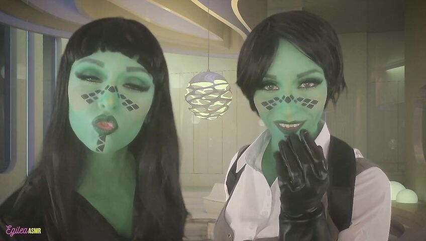 Egilea ASMR - Seductive aliens kiss you and each other