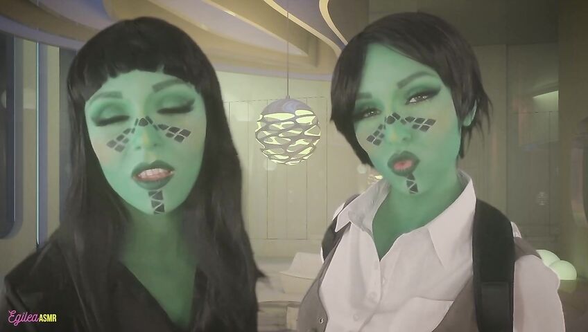 Egilea ASMR - Seductive aliens kiss you and each other