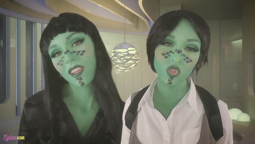 Egilea ASMR - Seductive aliens kiss you and each other