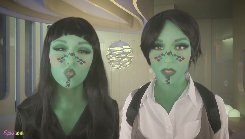 Egilea ASMR - Seductive aliens kiss you and each other