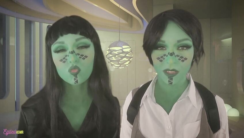 Egilea ASMR - Seductive aliens kiss you and each other