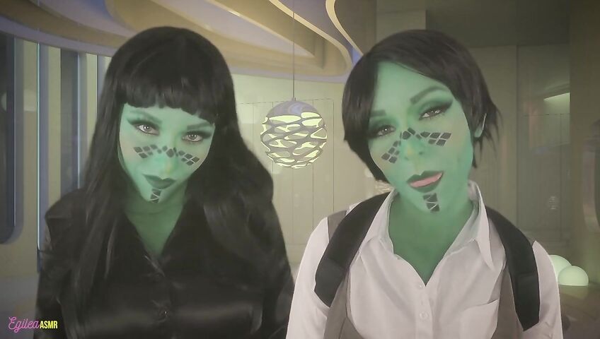 Egilea ASMR - Seductive aliens kiss you and each other