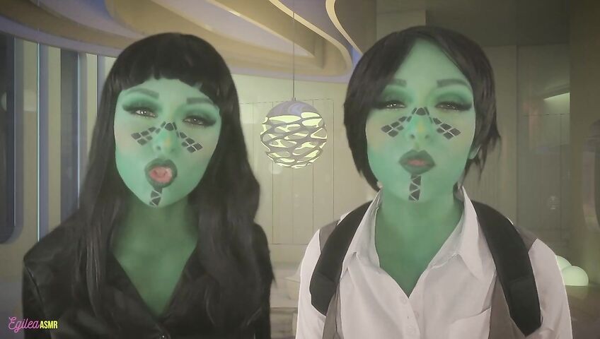 Egilea ASMR - Seductive aliens kiss you and each other