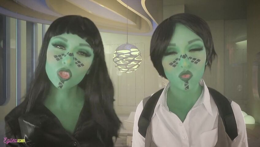Egilea ASMR - Seductive aliens kiss you and each other