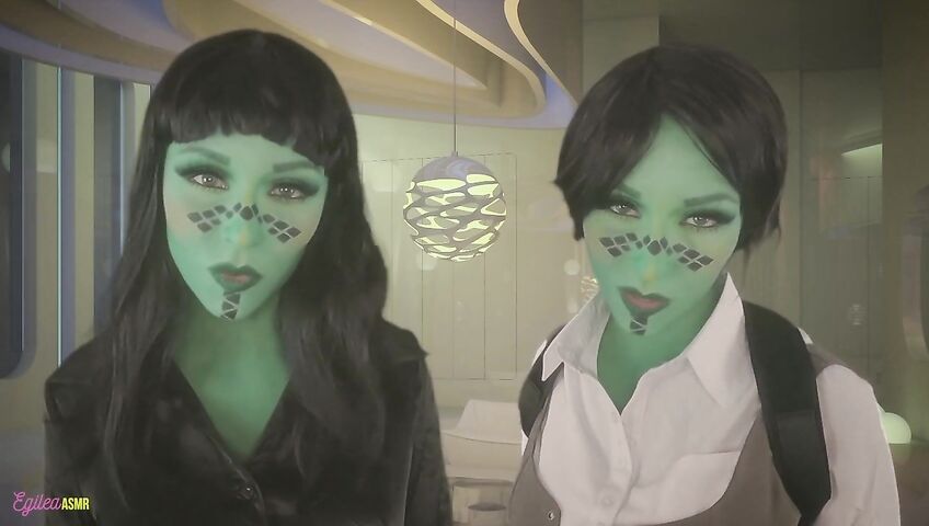 Egilea ASMR - Seductive aliens kiss you and each other