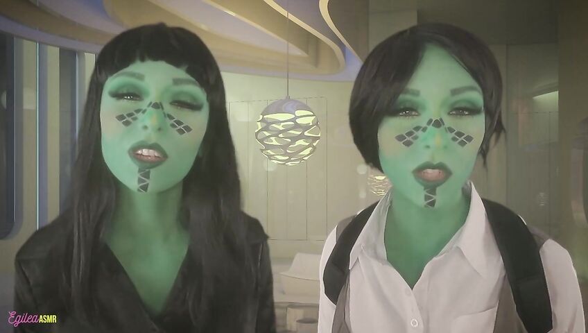 Egilea ASMR - Seductive aliens kiss you and each other