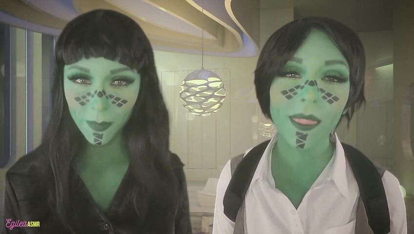 Egilea ASMR - Seductive aliens kiss you and each other