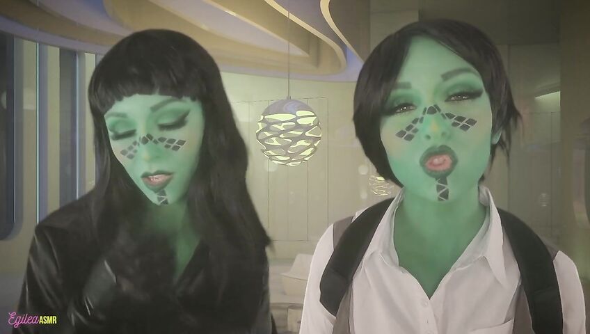 Egilea ASMR - Seductive aliens kiss you and each other