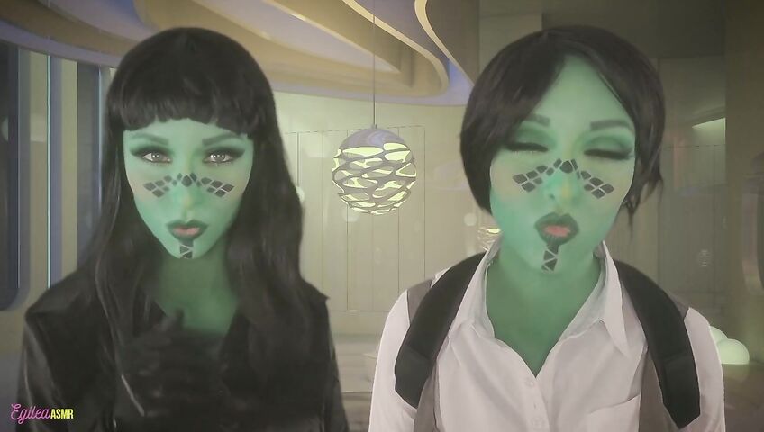 Egilea ASMR - Seductive aliens kiss you and each other