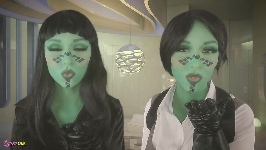 Egilea ASMR - Seductive aliens kiss you and each other