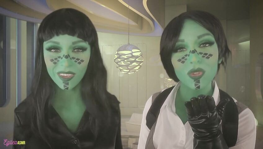 Egilea ASMR - Seductive aliens kiss you and each other