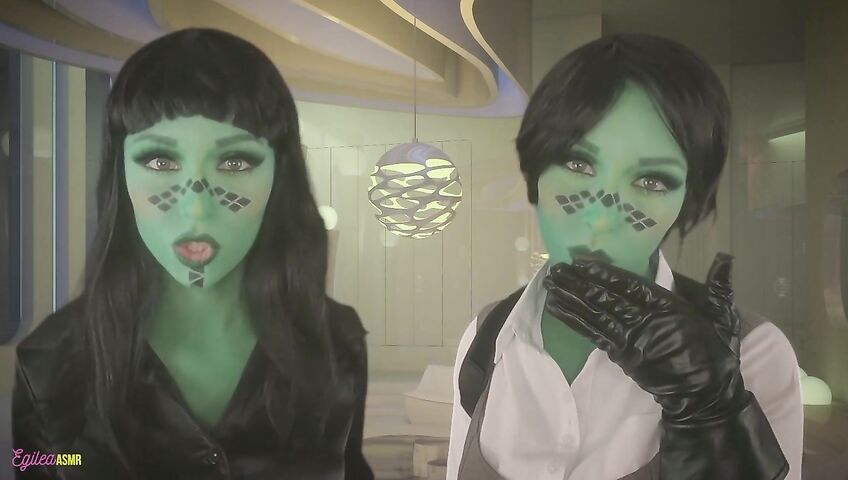 Egilea ASMR - Seductive aliens kiss you and each other
