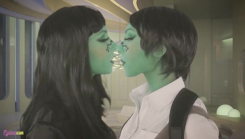 Egilea ASMR - Seductive aliens kiss you and each other