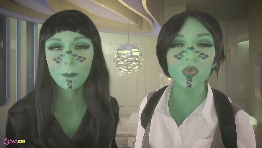 Egilea ASMR - Seductive aliens kiss you and each other