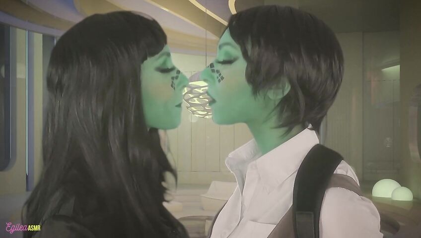 Egilea ASMR - Seductive aliens kiss you and each other
