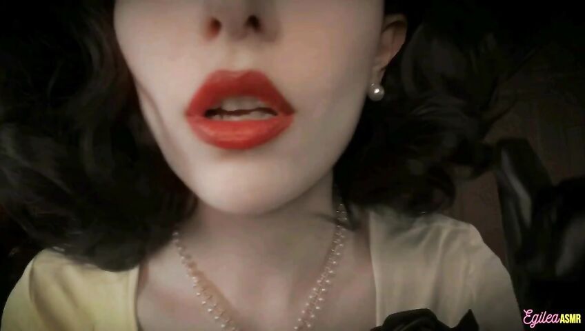 Egilea ASMR - Lady Dimitrescu can't stop kissing you
