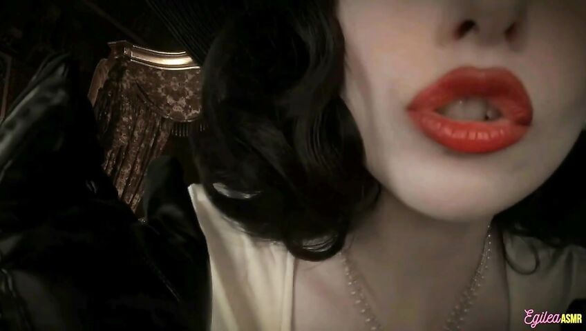 Egilea ASMR - Lady Dimitrescu can't stop kissing you