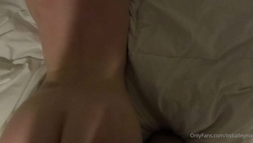 ItsBaileyNix Gets Fucked Raw In Missionary - Sex, Handjob, Navel Piercing, Shaved Pussy, Missionary, POV