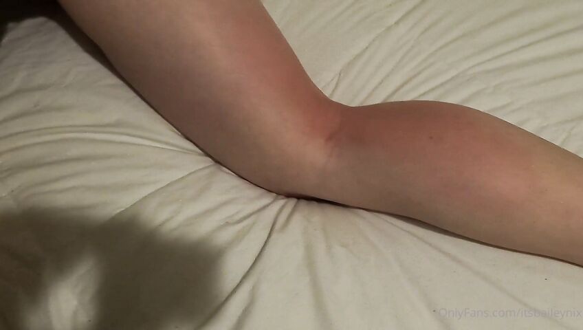 ItsBaileyNix Gets On Her Knees For A Blowjob - Blowjob, Tattoos, Fingering, Finger Sucking, Navel Piercing, Small Tits