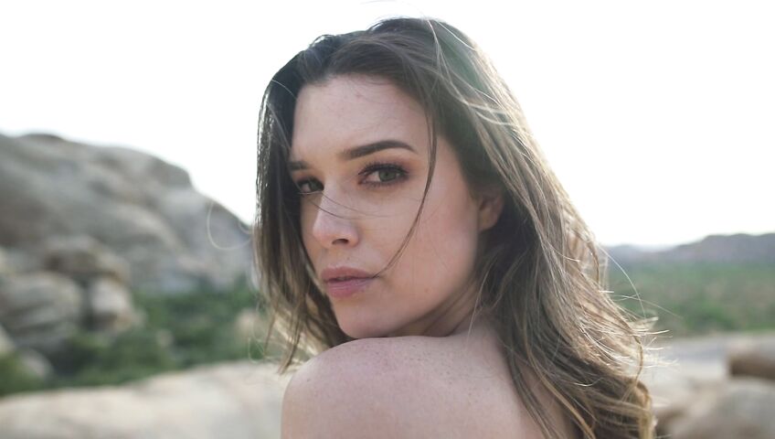 Lauren Summer Gets Naked On A Rock Mountain - 4K, Outdoor, Seduction, Brunette, American, Slow Motion, No Tattoos, Big Ass, Big Boobs, Natural Body, Model, Jumping, Ass Bouncing, 0% Pussy