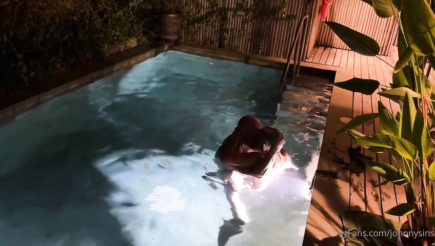 Sienna Day Gets Fucked In The Pool By Johnny Sins - Blowjob, Sex, Outdoor, European, British, Blonde, Blonde Blowjob, Hot Blonde, Blonde MILF, MILF, MILF Blowjob, MILF Ass, Busty MILF, Swimming Pool, Wet, Bald Man, OnlyFans, OnlyFans Model,