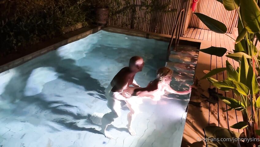 Sienna Day Gets Fucked In The Pool By Johnny Sins - Blowjob, Sex, Outdoor, European, British, Blonde, Blonde Blowjob, Hot Blonde, Blonde MILF, MILF, MILF Blowjob, MILF Ass, Busty MILF, Swimming Pool, Wet, Bald Man, OnlyFans, OnlyFans Model,