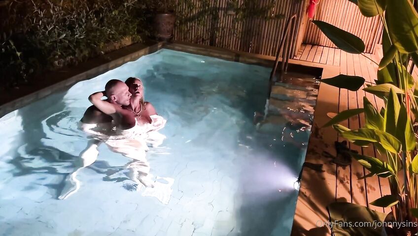 Sienna Day Gets Fucked In The Pool By Johnny Sins - Blowjob, Sex, Outdoor, European, British, Blonde, Blonde Blowjob, Hot Blonde, Blonde MILF, MILF, MILF Blowjob, MILF Ass, Busty MILF, Swimming Pool, Wet, Bald Man, OnlyFans, OnlyFans Model,