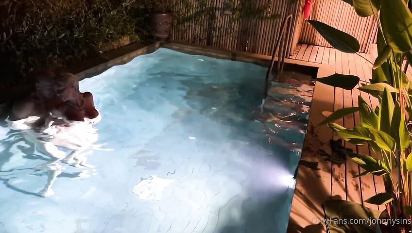 Sienna Day Gets Fucked In The Pool By Johnny Sins - Blowjob, Sex, Outdoor, European, British, Blonde, Blonde Blowjob, Hot Blonde, Blonde MILF, MILF, MILF Blowjob, MILF Ass, Busty MILF, Swimming Pool, Wet, Bald Man, OnlyFans, OnlyFans Model,